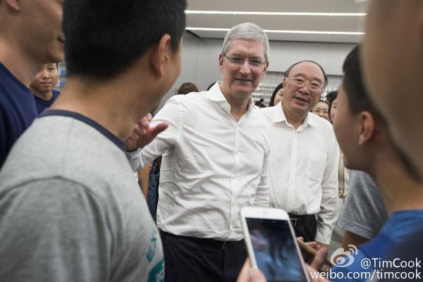 執(zhí)掌蘋果5年，庫克從喬布斯陰影中走出了嗎？
